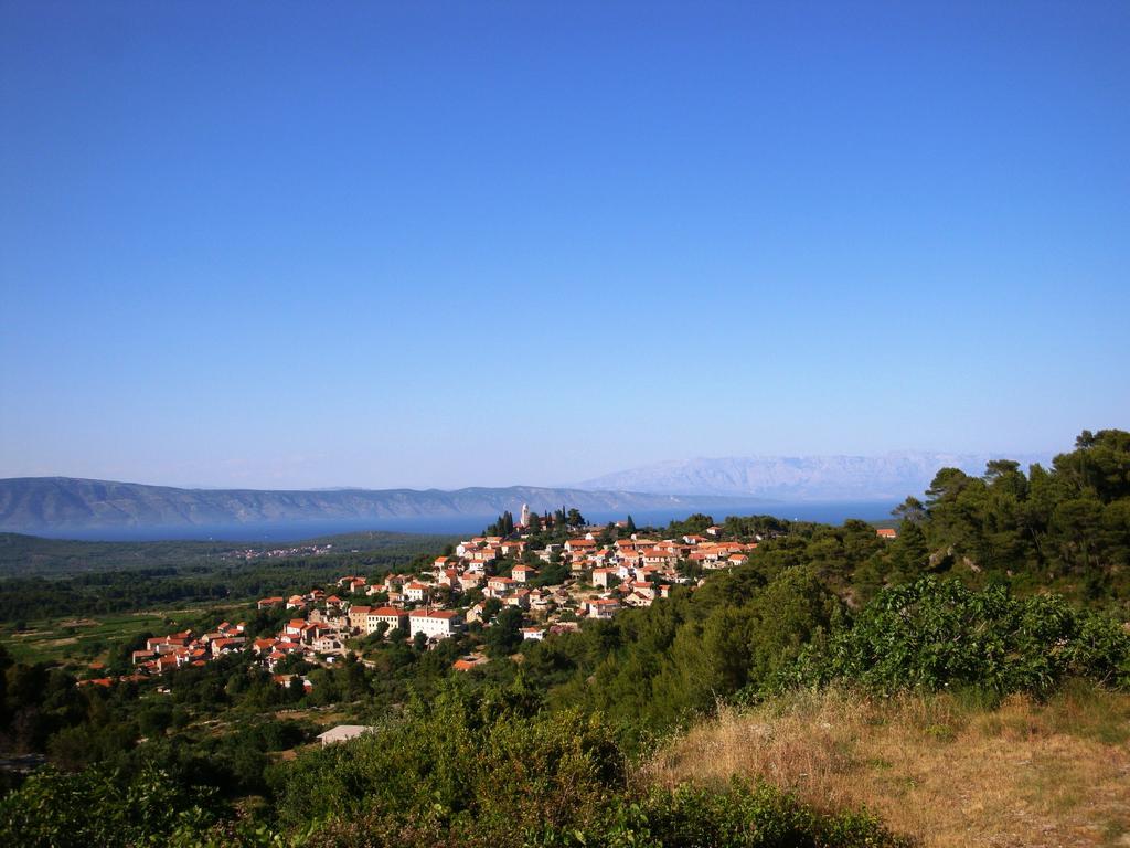Apartments Vrisnik Jelsa  Buitenkant foto